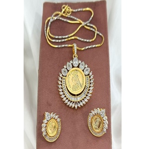 Adorable Conjunto de Colgante de Latón de Doble Tono con Circonitas y Acabado Dorado de Calidad Premium CZ, con Cadena, Colección para Fiestas de Mujer - Product Image 1