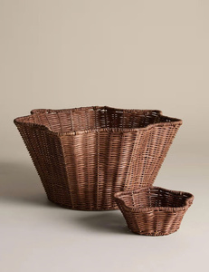 Elegante Frutero de Ratán Hecho a Mano con Diseño Festoneado para Hogares de Estilo Costero, Procedente de Vietnam - Product Image 1