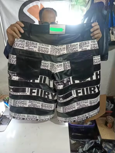 ผู้ผลิต OEM กางเกงขาสั้นหนัง PU หรูหราสำหรับผู้ชาย แบบมีกระเป๋าหลายช่อง สไตล์ลำลอง เหมาะสำหรับทำงาน - Product Image 6