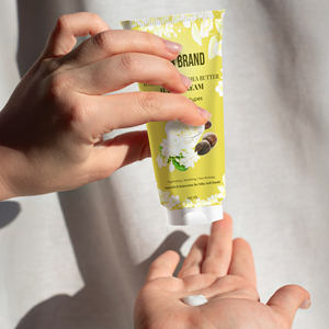 Marque privée Crème pour les mains anti-âge Acide hyaluronique Niacinamide Aloe Vera-Hydratant Blanchissant Éclaircissant Jeunes Mains - Product Image 4