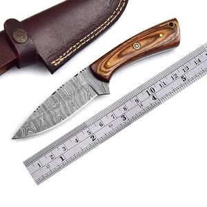 Couteau à lame pointue en acier Damas artisanal avec manche en bois pour la chasse. Couteaux en acier Damas en vente à bas prix. - Product Image 5