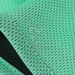 Uniforme de Baloncesto Hecho con Material que Absorbe el Sudor, Diseñado para Mantener a los Jugadores Frescos y Secos Durante Partidos Intensos - Product Image 5