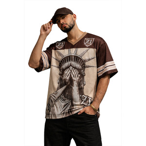 Maillot de sport surdimensionné en maille à strass personnalisé pour homme, style streetwear, imprimé par sublimation, col en V, maillot de football américain - Product Image 3