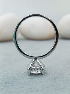 Bague de fiançailles pour femme D'VINS JEWELS en or massif 10 carats avec diamant de laboratoire de 2 carats, taille ronde, certifié IGI - Product Image 5