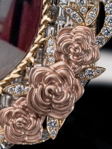 Pendentif de luxe en or massif 18 carats plaqué or rose avec pierres moissanite taille baguette, design floral, breloques à thème, pendentif photo - Product Image 3