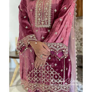 Vestido de Noche de Diseñador con Top-Dupatta y Parte Inferior con Bordado Pesado de Lentejuelas - Product Image 4