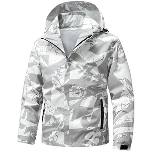 Chaqueta Softshell con Capucha para Hombre, Transpirable e Impermeable, Estilo Urbano, con Logotipo Frontal Personalizable, 100% Poliéster - Product Image 6