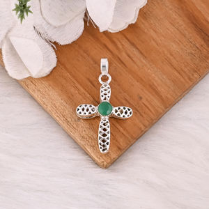 925 Solid Sterling Silver Green Onyx <b>Cross</b> <b>Charm</b> Pendant Fine Jewelry Trendy Women's Wedding Pendant - Product Image 2