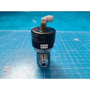 Válvula de Diafragma Manual FUJIKIN 094629, Usada, Piezas de Equipos Legacy Semiconductor - Product Image 2