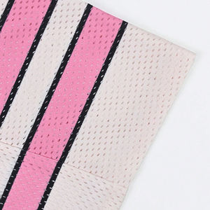 Camiseta de fútbol americano de malla corta y holgada, rosa, con gráfico de número, cuello en V, manga a rayas, estilo urbano, sublimación personalizada, OEM - Product Image 6