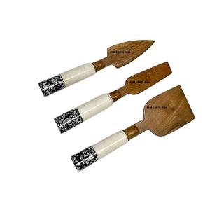 Outils à fromage de qualité supérieure pour la maison et le restaurant Couverts fantastiques Serveur de gâteau et vadrouille en bois de résine avec poignée design pour un usage domestique - Product Image 1