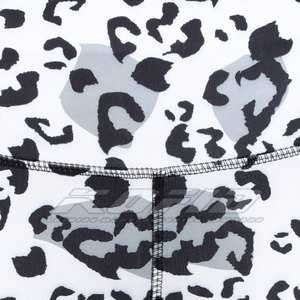 Leggings de sport pour femmes, sublimation tendance, design imprimé, matière extensible, douce et confortable - Product Image 6