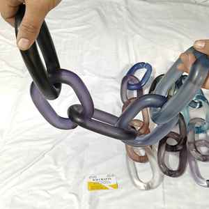 Décoration murale moderne en résine écologique colorée en forme d'ange avec maillons de chaîne pour salon, chambre et bureau - Product Image 5