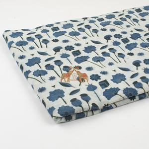 Tissus en coton bleu indigo imprimés à la main avec des motifs floraux pour la décoration intérieure et les créateurs de vêtements - Product Image 6