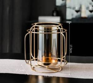 Portavelas de alambre metálico dorado con campana de cristal, jaula vintage dorada, linterna para velas tipo huracán, decoración ecológica para el hogar - Product Image 4