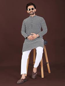 Kurta ethnique en coton de luxe pour hommes avec broderie à la main détaillée et col classique - Product Image 4