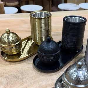 Ensemble de brûleur d'encens Bakhoor en acier inoxydable martelé moderne avec plateau - Product Image 1