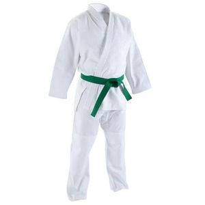 Kimono de judo blanc pour garçons 100% coton, coupe classique, respirant, tenue d'arts martiaux, ceinture verte incluse, disponible à la vente en ligne - Product Image 1