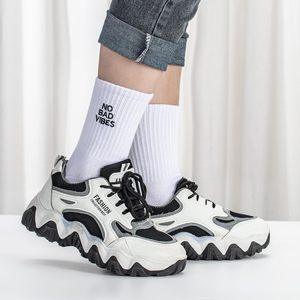 Calcetines Bordados - No Bad Vibes Calcetines Unisex de Algodón con Bordado en Negro - Frases Motivadoras e Inspiradoras - Product Image 5