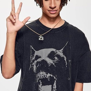 เสื้อยืดแขนสั้นสีดำสำหรับผู้ชาย พิมพ์ลายสายฟ้าด้านหน้า คอกลม สไตล์ลำลอง ทรงปกติ ผ้าเจอร์ซีย์คอตตอน 100% ระบายอากาศได้ดี - Product Image 5