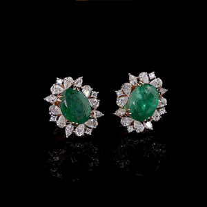 Pendientes de tuerca con halo de diamantes y esmeraldas verdes ovaladas cultivadas en laboratorio, con corte marquesa y pera cultivados en laboratorio |   Pendientes indios para fiesta - Product Image 1