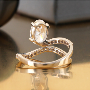Anillo de Compromiso con Diamante Ovalado de 1.51 CT Cultivado en Laboratorio, Oro de 14K, VVS-VS DEF, Solitario con Banda Pavé, Oro Amarillo/Blanco - Product Image 4