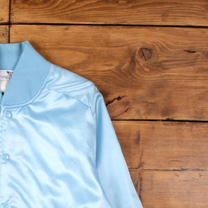 Chaqueta Bomber Azul Claro para Hombre, Color Sólido, Acabado Satinado, Corte Regular, Cuello Camisero, Estilo Casual, Ropa de Primavera - Product Image 5