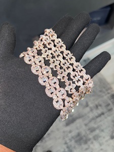 กำไลข้อมือเงินประดับมอสซาไนต์หรูหรา ดีไซน์แบบ Curb Link กว้าง หลายแถว ประดับเพชรระยิบระยับ สไตล์ฮิปฮอป ขายส่งจากผู้ผลิต - Product Image 1