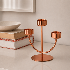 Candelabro de Metal Moderno con Acabado en Cobre de 3 Brazos, Centro de Mesa Decorativo, Decoración Elegante para el Hogar, Candelabro de Alta Calidad - Product Image 3