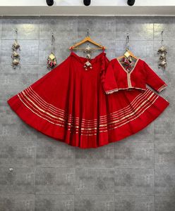 Conjunto de Chaniya Choli de Seda Romana Premium con Bordado Elaborado, Diseño Étnico para Navratri, Bodas y Fiestas - Product Image 3