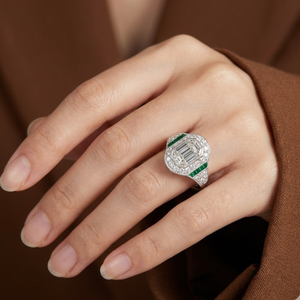 แหวนทองคำขาวแท้ 18k คุณภาพสูงจากโรงงานจีน ประดับเพชรแท้และพลอยมรกตทรงพาย สำหรับเป็นของขวัญวันเกิด - Product Image 2