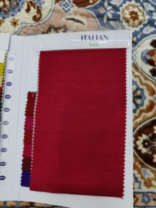 Hermosa tela de seda italiana de 46 pulgadas de ancho, textura suave y brillante, con un brillo elegante, ideal para camisas, blusas, vestidos, saris, venta al por mayor. - Product Image 2