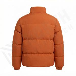 Veste matelassée élégante pour hommes avec des constructions légères et un tissu respirant pour un confort tout au long de la journée - Product Image 3