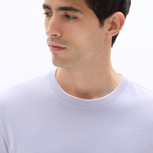 T-shirt en jersey de coton violet clair pour homme, col rond, manches courtes, coupe classique, décontracté, uni, coupe classique, col rond, 100% coton - Product Image 3