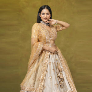 Lehenga Choli de Seda Banarasi con Bordado Zari Pesado, Falda Nupcial, Blusa de Diseñador, Dupatta de Tela Suave, para Bodas, Diwali, Fiestas en la Playa - Product Image 3