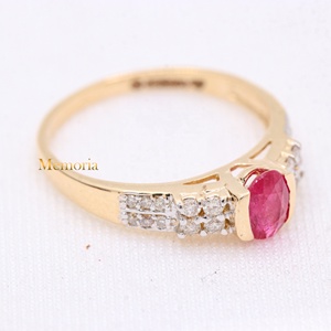 Bague solitaire ovale en or jaune massif 14 carats avec rubis naturel rouge semi-sertie et accent diamant, bijoux fins pour femme, vente en gros - Product Image 3