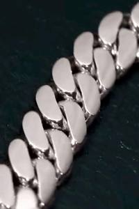 Cadena cubana de moissanita chapada en oro de 14k de 18MM en plata 925 con cierre pesado estilo Hip Hop, collar Miami para raperos a precio mayorista - Product Image 2