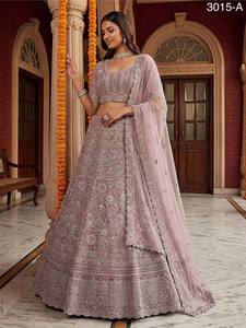 Colecciones de Terciopelo para Novias Indias con Trabajo Zarkhan de Fabzone Modelo FZBELLA - Product Image 2