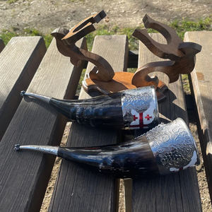 Corne de boeuf à boire Viking de style géorgien avec support élégant pour la décoration intérieure Pièce maîtresse de fête de luxe Corne de buffle Beer Mead par FWE - Product Image 2