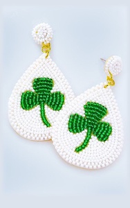 Pendientes de diseño clásico con cuentas y forma de sombrero de duende, color verde, para el Día de San Patricio, adornos para un look premium para mujer - Product Image 3