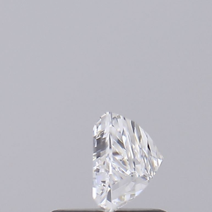 Diamant de laboratoire de 8,01 carats, taille trapèze, clarté VVS, certifié IGI, pour la fabrication de bijoux, bague, boucles d'oreilles ou pendentif. - Product Image 2