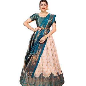 Nuevo y hermoso lehenga de boda de seda litchi Banarasi - Product Image 1