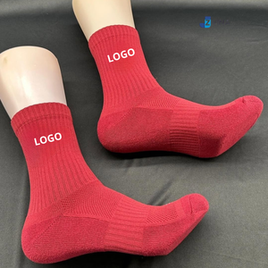 Calcetines de Punto Rojos con Logotipo Personalizado para Hombre, Estilo Regular, para Deportes, Tenis, Pickleball, Ciclismo, Golf, Uniformes de Equipo y Club - Product Image 3