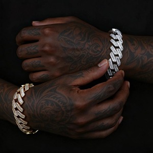 Bracelet cubain pour homme, style hip-hop, avec diamants baguette sertis, finition or blanc, épais - Product Image 1