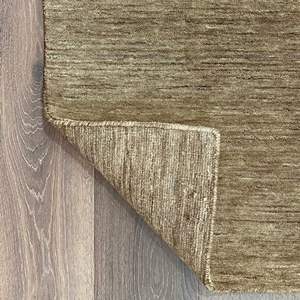 Tapis rectangulaire en laine fait main sur mesure, style moderne et design contemporain, à poils coupés, pour la décoration intérieure - Product Image 4