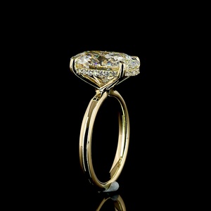 Bague de fiançailles personnalisée en moissanite ovale certifiée IGI 5 carats, grande pierre, or jaune 14K, solitaire minimaliste, fabrication de bagues de mariage - Product Image 4