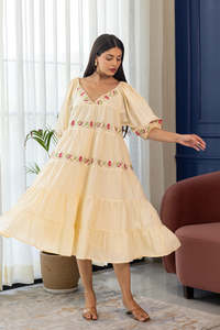 Robe midi bohème beige avec manches bouffantes, broderie florale, coupe ample, col carré, viscose tissée, robe décontractée d'été - Product Image 2