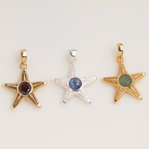 Pendentif Étoile de Mer en Grenat Naturel, Orné de Dorure, Bijou Artisanal Inspiré de l'Océan, Création de Designer, Pierre Précieuse Unique, Cadeau Idéal pour Femme - Product Image 4