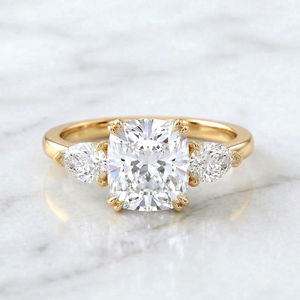 Bague de fiançailles en diamant taille coussin, or massif 18 carats, sertissage à griffes, style classique, bijoux fins pour femme - Product Image 3