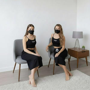 Ensemble de jupes personnalisées OEM pour femmes, avec crop top à capuche et impression de logo décontractée, collection hiver. - Product Image 5